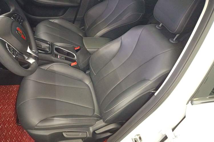 Used Roewe i5 2020 1.5L Automatic 4G Connect Luxury Flagship Edition
