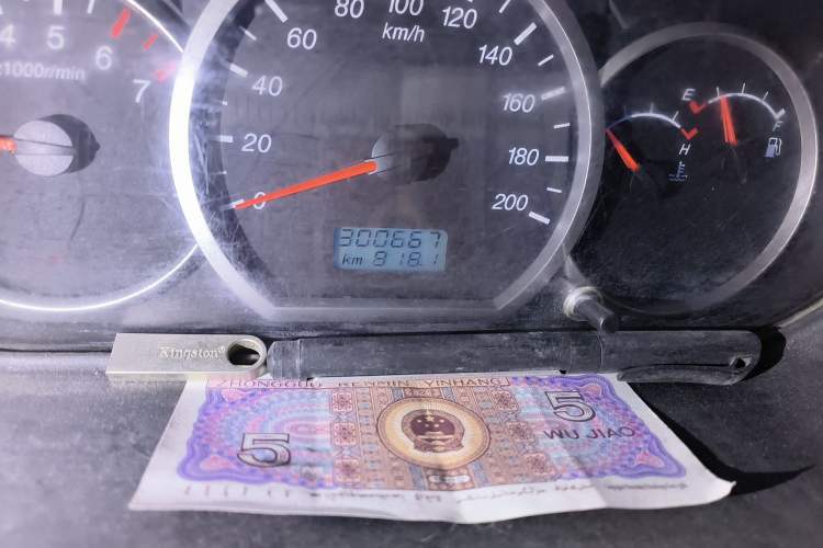 Used Wuling Hongguang 2010 1.4L Standard Version Odometer Close Up