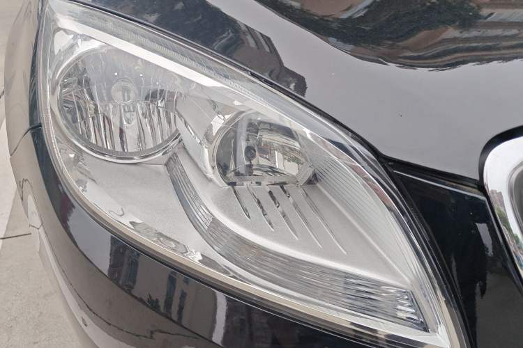 Used Buick GT 2012 GT 1.6L Automatic Comfort Edition Right Front Headlight