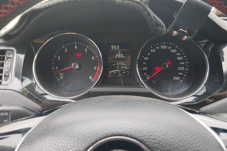 Used Volkswagen Sagitar 2015 1.6L Manual Comfort Model