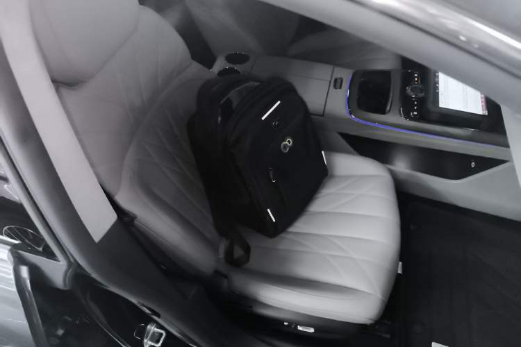 Used Geely Galaxy 8 2025 130km EM-P Starship Edition Right Front Seat