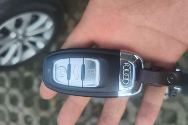 Used Audi Q5 2013 40 TFSI Technology Edition Vehicle Key