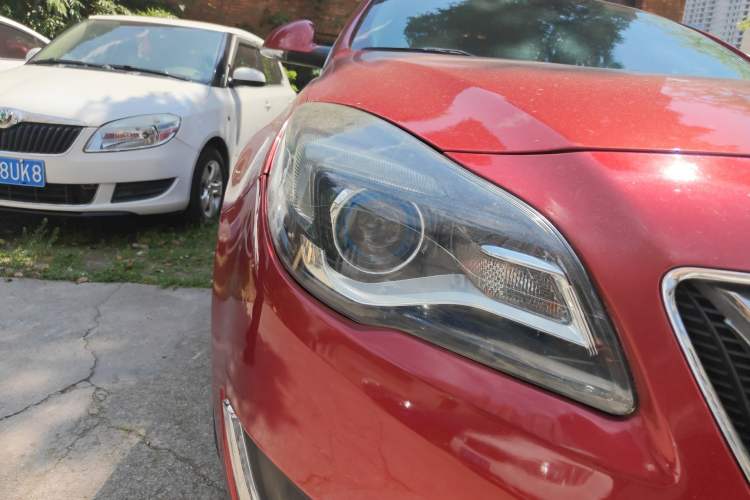 Used Buick Regal 2014 2.0L Elite Fashion Edition Right Front Headlight