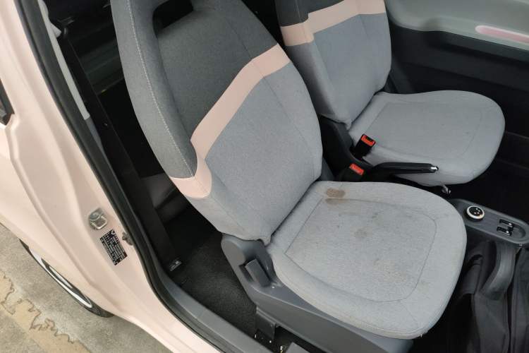 Used Wuling Hongguang MINIEV 2022 Macaron Premium Model – Lithium Iron Phosphate
