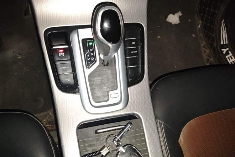 Used Geely Auto Emgrand GS 2018 Lingchao Edition 1.4T Automatic ZhenShang Smart Connectivity Model Gear Lever