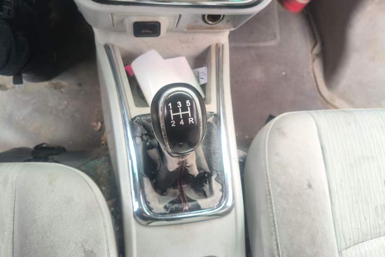 Used Jinbei New Hiace X30L 2016 1.5L Wealth Edition Van DLCG14