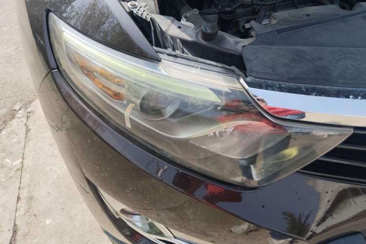 Used Soueast DX7 2016 1.5T Automatic Glory Edition Right Front Headlight