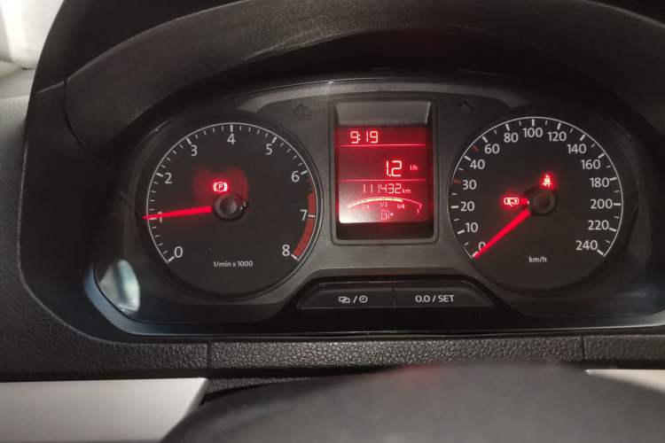 Used Volkswagen Jetta 2015 1.6L Manual Comfort Model Odometer Close Up