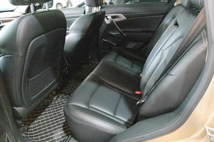 Used Geely Auto Emgrand X7 Sport 2016 1.8TD Automatic Smart Connectivity Version Left Rear Seat