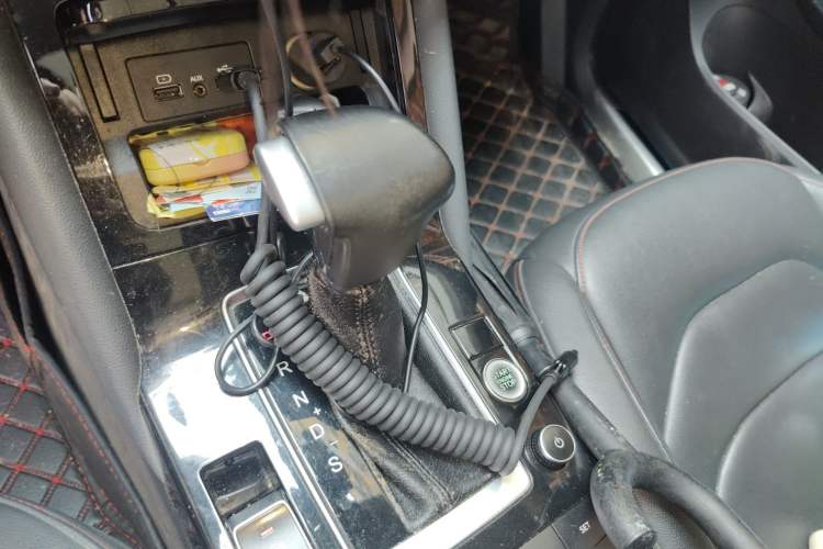 Used BORGWARD BX5 2017 20TGDI Automatic Two-Wheel Drive Pioneer Edition Gear Lever