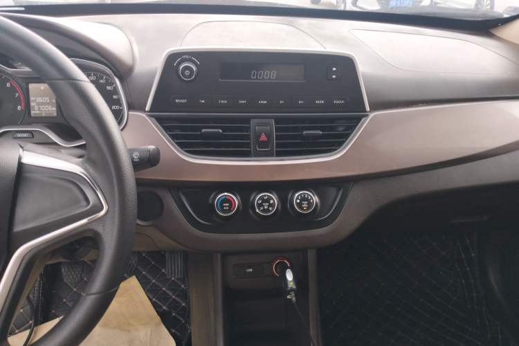 Used Baojun 310W 2017 1.5L Manual Comfort Version China V
