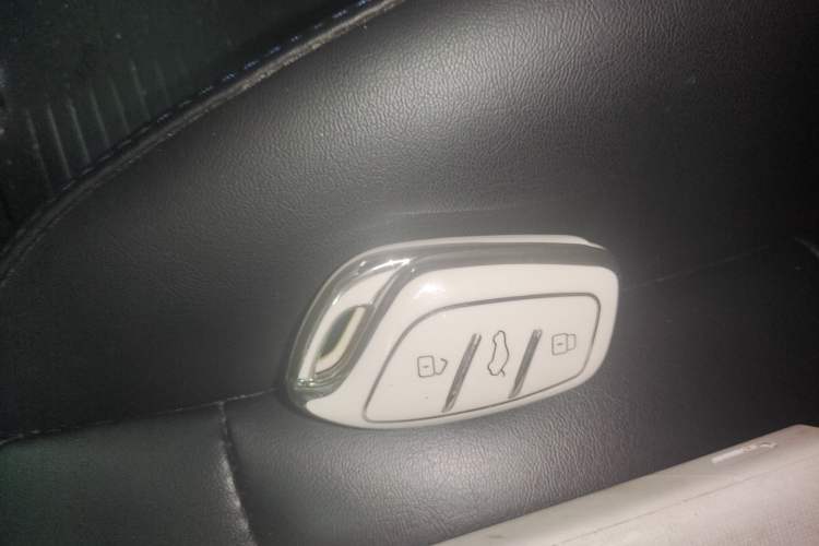 Used MG 4 EV 2022 425 km Luxury Edition
