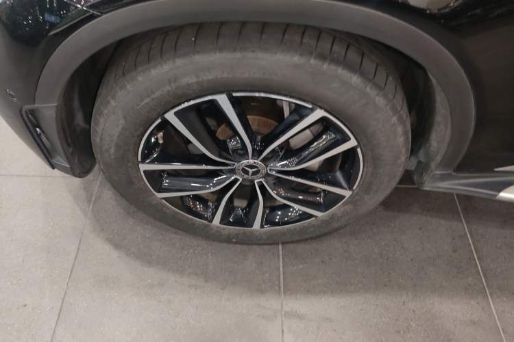 Used Mercedes-Benz GLC 2020 Facelift GLC 300 L 4MATIC Dynamic Edition Left Front Wheel Hub