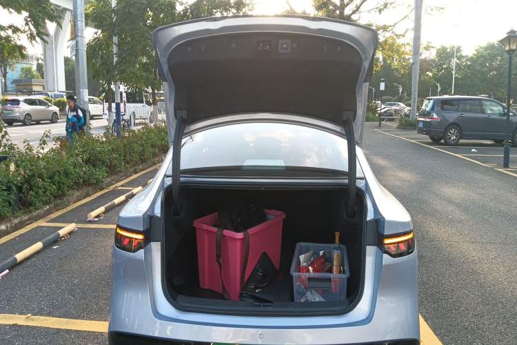 Used Nissan N7 2025 625 Pro Trunk