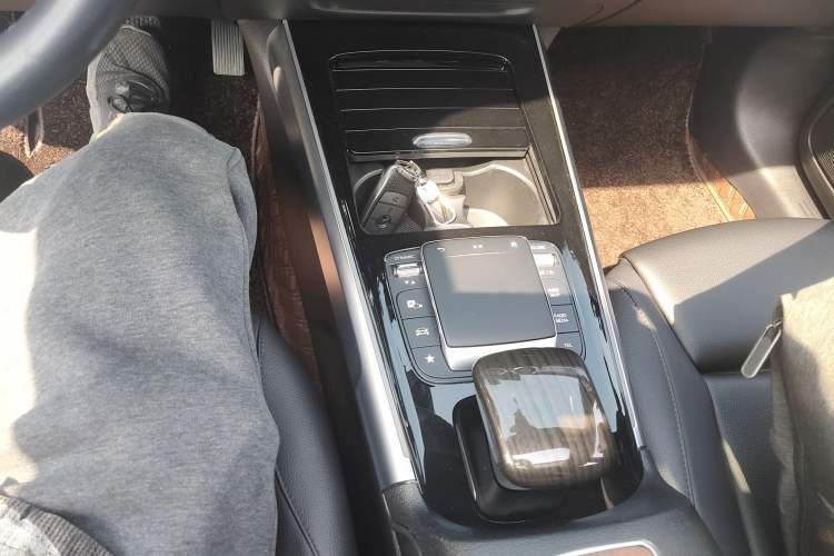 Used Mercedes-Benz GLB 2021 GLB 200 Dynamic Edition Gear Lever