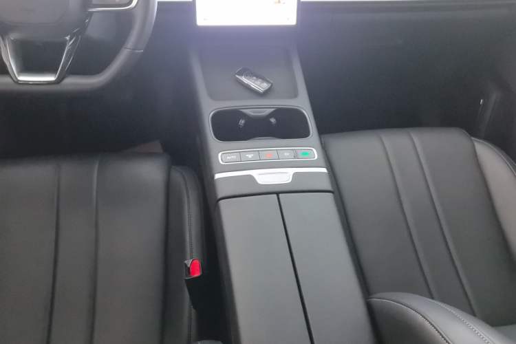 Used Chery Tiggo 7 C-DM 2025 1.5T 120KM Luxury Trim Gear Lever