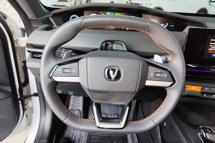 Used CHANGAN UNI-V 2023 1.5T Prestige Model