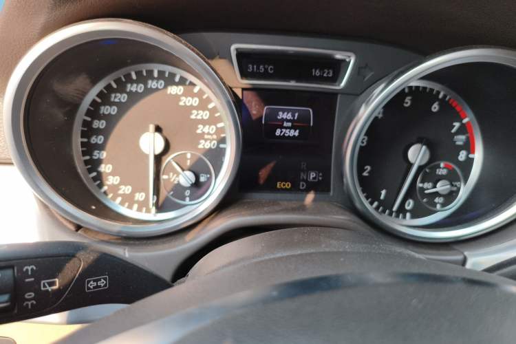 Used Mercedes-Benz M-Class 2014 ML 320 4MATIC Instrument Cluster