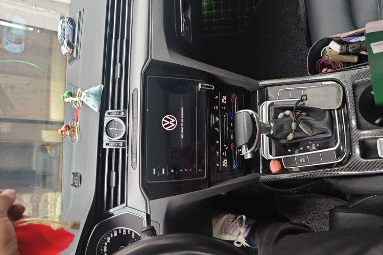 Used Volkswagen Magotan 2020 330TSI DSG Leading Model Audio And AC Panel