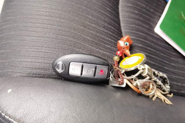 Used Nissan Tiida 2011 1.6L CVT Smart Version