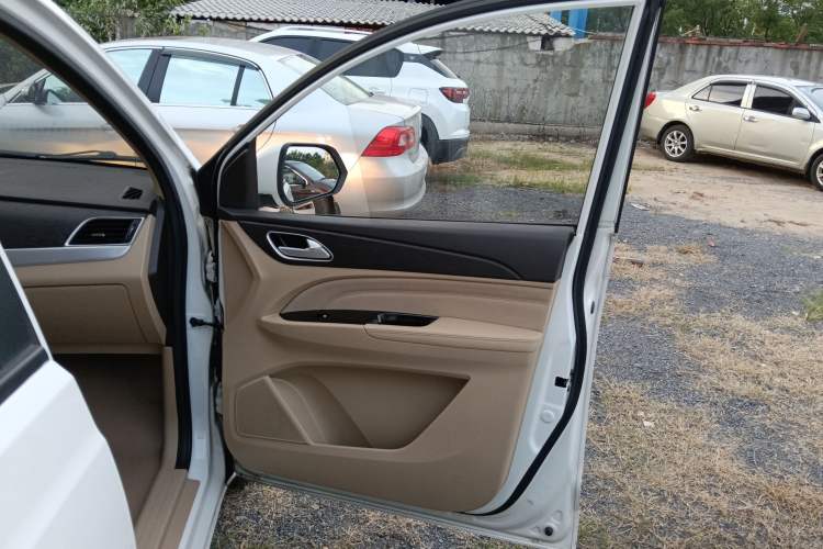 Used Wuling 730 2020 Commercial Vehicle 1.5L Manual Value Edition 7 Seats
