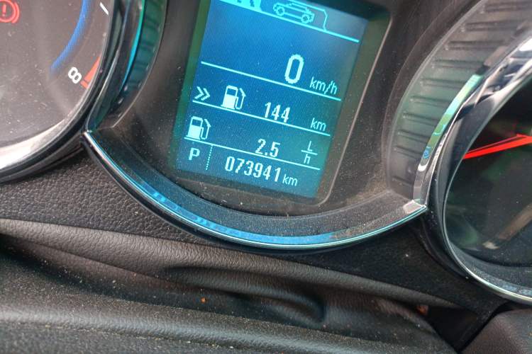 Used Chevrolet Cruze 2012 1.8L SX Automatic Transmission Odometer Close Up