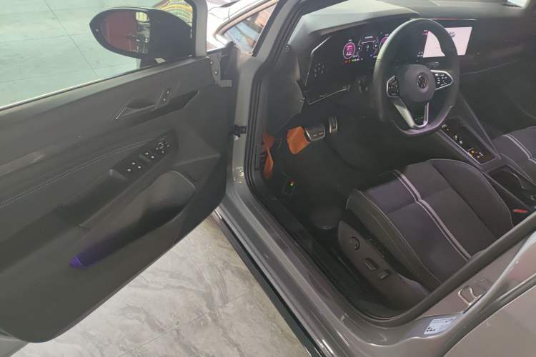 Used Volkswagen Golf 2024 280TSI DSG R-Line 50th Anniversary Edition
