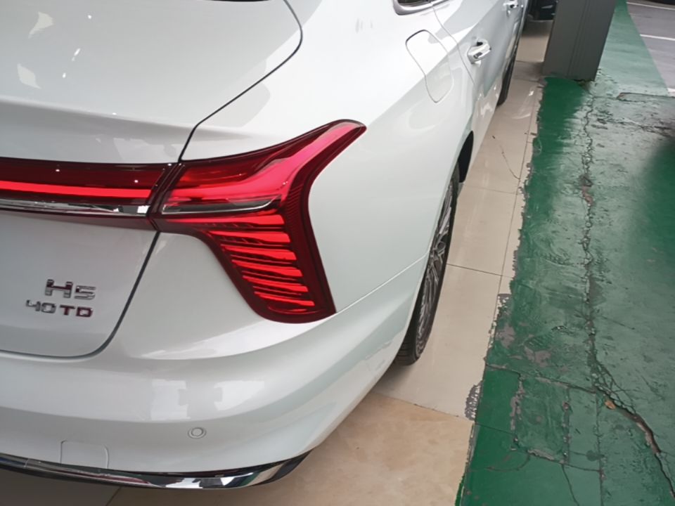 Hongqi H5 2023 2.0T Automatic Smart Connect Flagship Edition - Chinese Trim Ling — снимка 9
