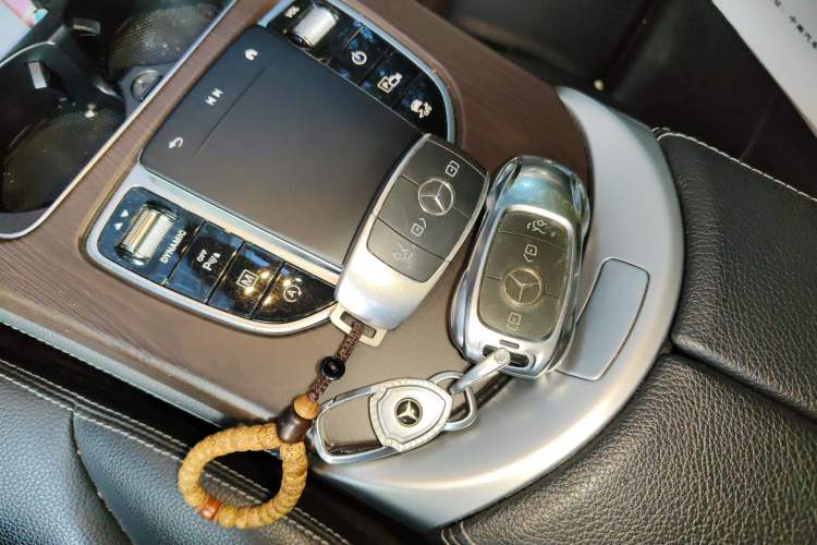 Used Mercedes-Benz GLC 2020 GLC 260 L 4MATIC Dynamic Model Vehicle Key