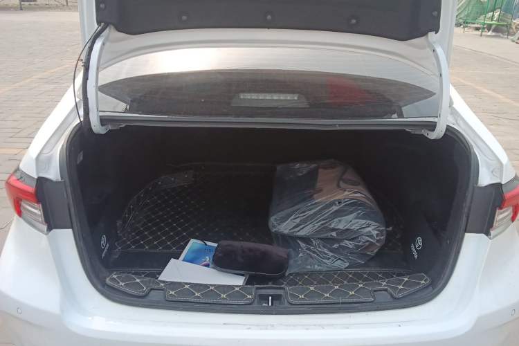 Used Toyota Corolla 2021 Dual-Motor 1.8L E-CVT Elite Edition
