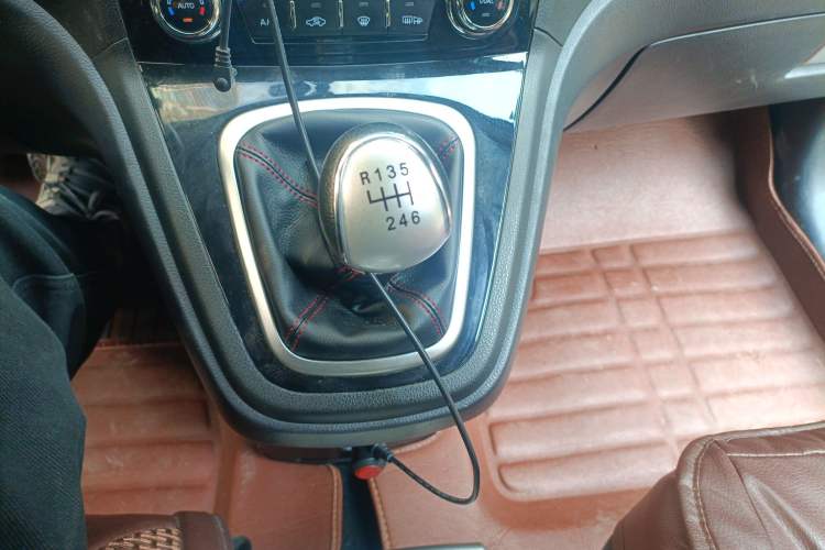 Used Haval H6 2013 Upgraded Model 1.5T Manual Two-Wheel Drive Elite Version
