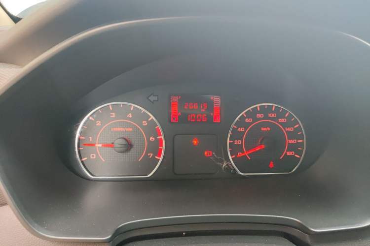 Used Wuling Hongguang V 2022 1.5L Jingqu Edition Electric-Assist LAR Odometer Close Up