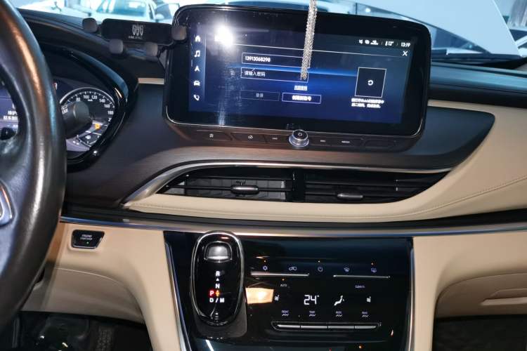 Used Buick GL8 2023 Land Executive Class Deluxe Model
