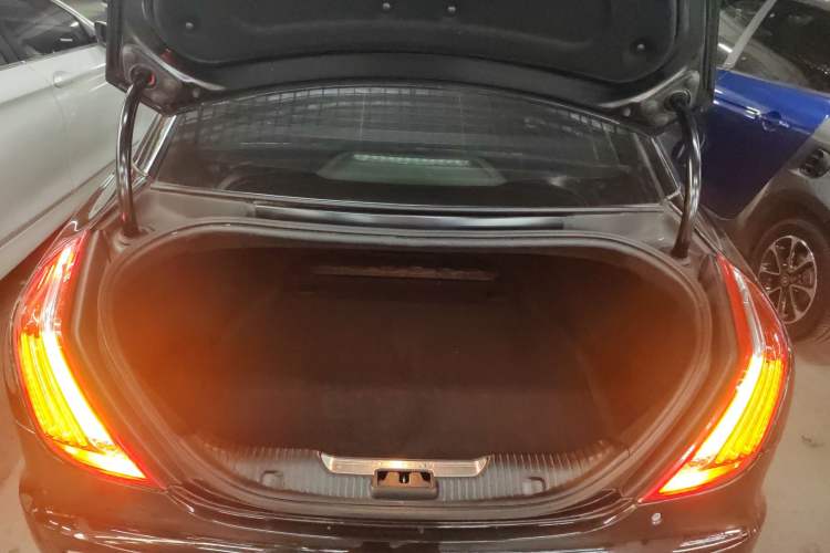 Used Jaguar XJ 2014 XJL 2.0T Two-Wheel-Drive Elegant Business Edition