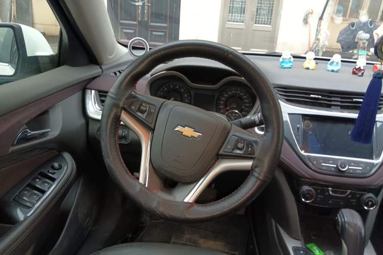 Used Chevrolet Malibu 2017 1.5T Automatic Luxury Edition Steering Wheel