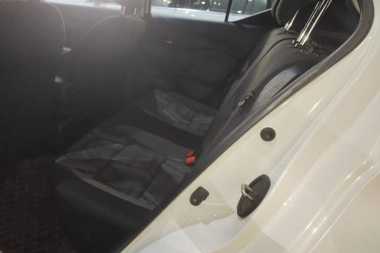 Used Nissan Kicks 2020 1.5L XL CVT Cool Enjoyment Edition Left Rear Seat