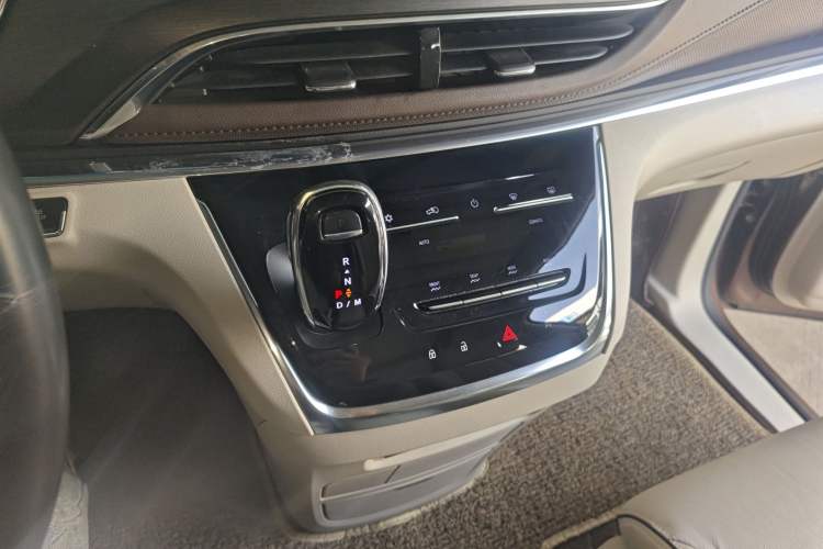 Used Buick GL8 2021 Land Cruiser Executive Class 652T Luxury Model
