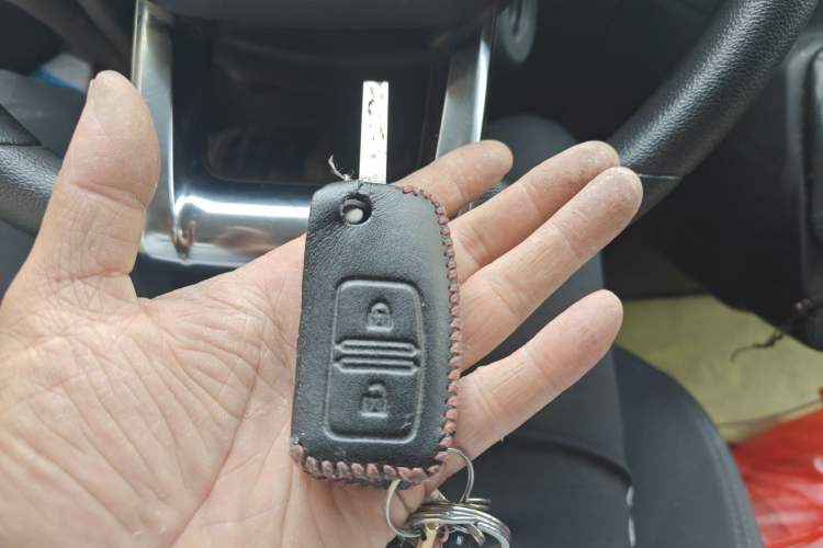 Used JMC Fushun 2022 2.0T Manual Multi-Function Passenger Vehicle Mid-Range High Roof 6-7 Seats Vehicle Key