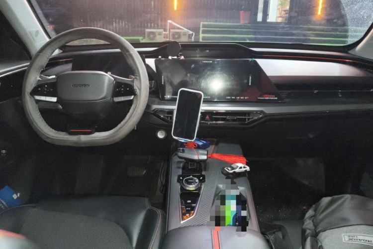 Used CHANGAN OSHAN Z6 2022 Blue Whale 1.5T DCT Luxury Model Center Console