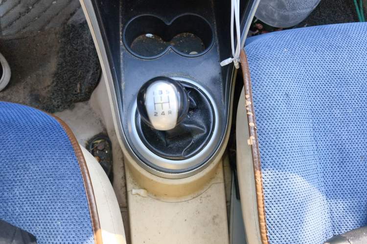 Used Haima Qubit 2013 1.3L Manual Cool Edition Gear Lever