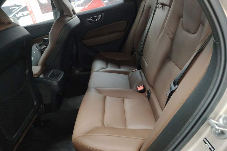 Used Volvo XC60 2025 B5 4x4 Smart Luxury Edition
