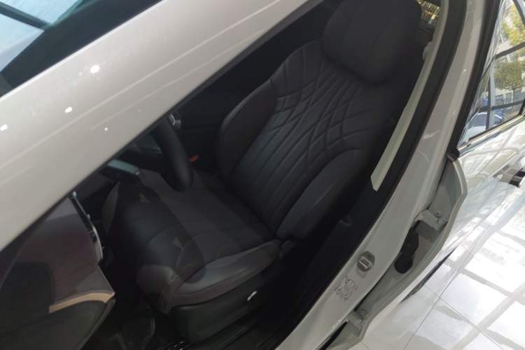 Used Chery Tiggo 9 C-DM 2025 1.5T 106KM Ultra-Enjoyment Version 5 Seats Lithium Iron Phosphate
