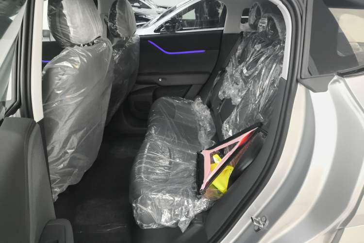 Used XPeng G6 2025 625 Long-Range Max Tech Edition Interior 4