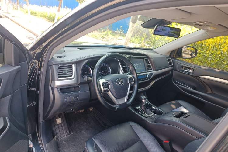 Used Toyota Highlander 2018 2.0T Four-Wheel Drive Luxury Edition 7 Seats China V Emission Standard