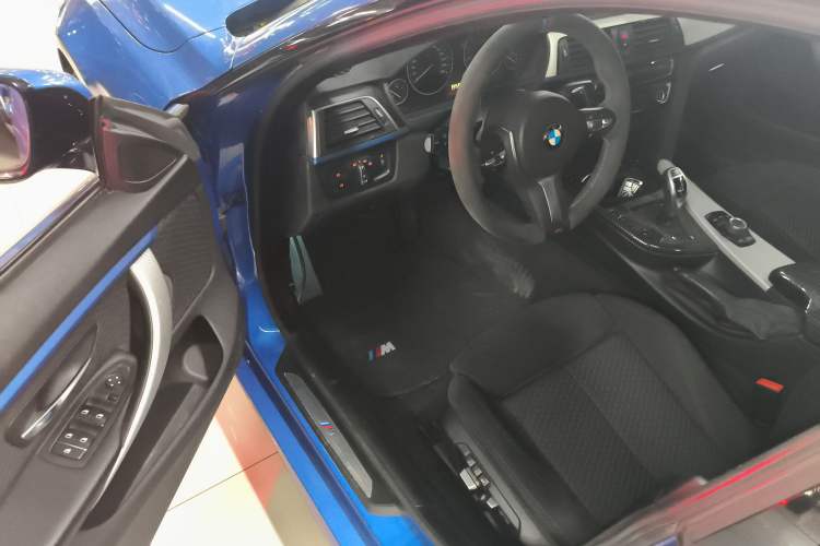 Used BMW 4 Series 2017 425i Gran Coupe Leading Model with M Sport Package Driver Seat