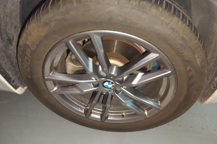 Used BMW X3 2020 xDrive25i M Sport Package Right Front Wheel Hub