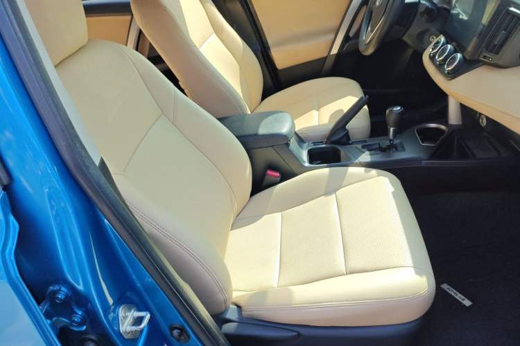 Used Toyota RAV4 2016 2.0L CVT Two-Wheel Drive Urban Edition China V Standard