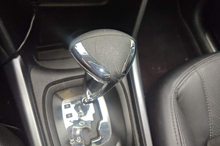 Used Peugeot 2008 2014 1.6L Automatic Fashion Edition Gear Lever