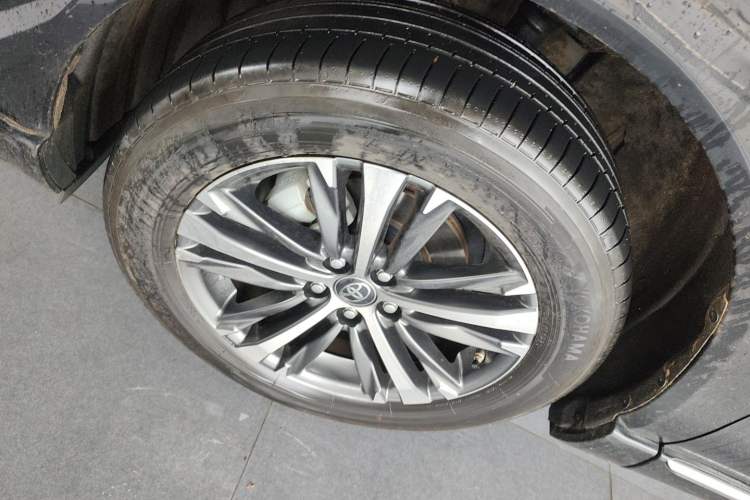 Used Toyota Venza 2023 2.0L CVT Two-Wheel Drive Luxury Edition Left Front Wheel Hub