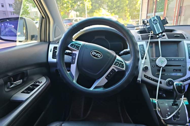 Used BYD S6 2014 2.4L Automatic Prestige 5-Seater
